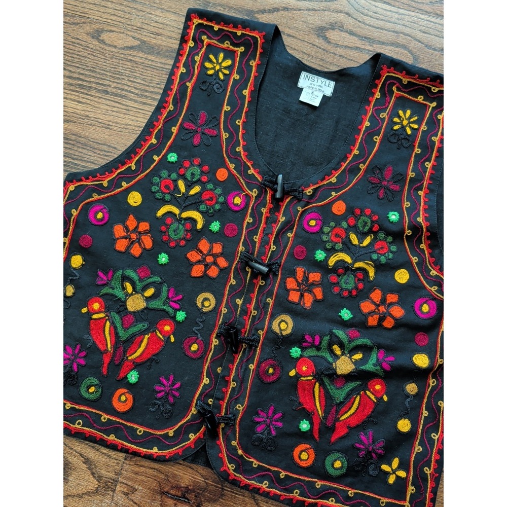 Vtg INStyle Black Embroider Floral Bird Vest Boho Grandmacore Festival Folk Sz M